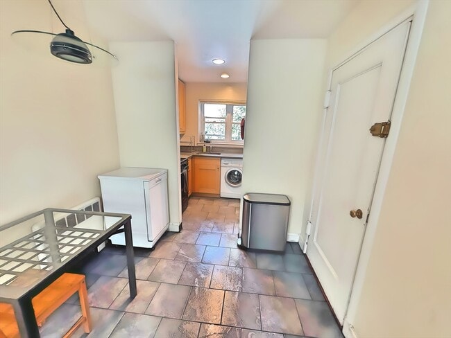 19 Alton Ct in Brookline, MA - Building Photo - Building Photo