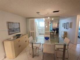 18081 SE Country Club Dr in Jupiter, FL - Building Photo - Building Photo