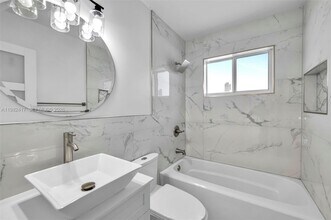 104 SW 7th St in Hallandale Beach, FL - Building Photo - Building Photo