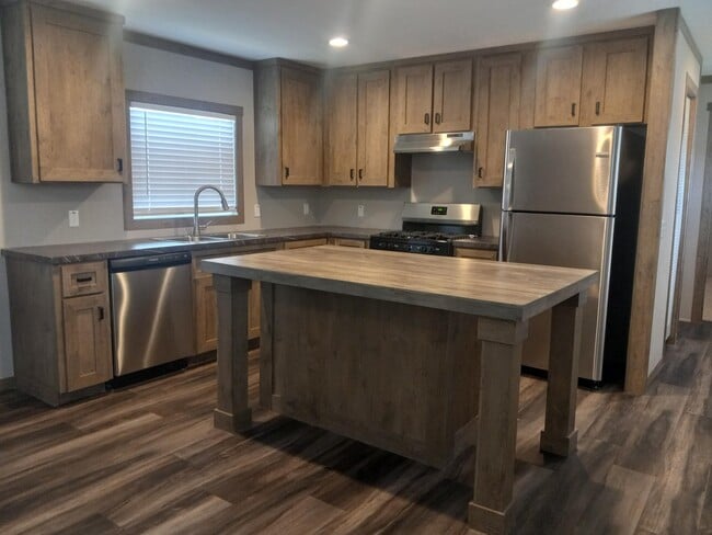 property at 2101 SW 38th St