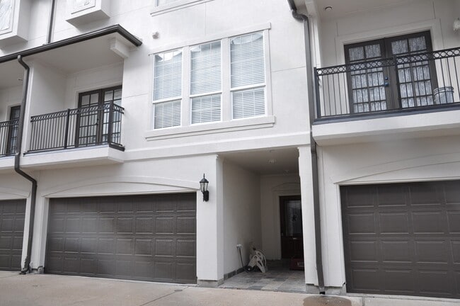 property at 5922 Burgoyne Dr.