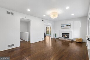 106 Bernard Ct in Chesterbrook, PA - Building Photo