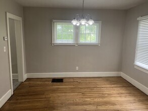 370 Terrace Dr in Springfield, OH - Building Photo - Building Photo