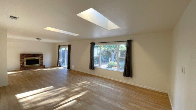 1824 Baldwin Dr in Concord, CA - Building Photo - Building Photo