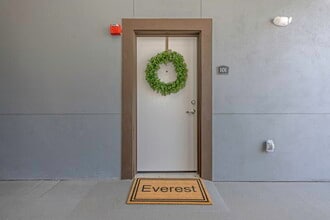 Everest Largo Apartments in Largo, FL - Foto de edificio - Building Photo