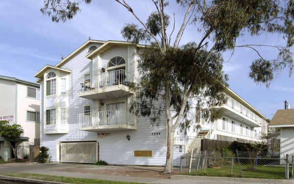 1344 Molino Ave in Long Beach, CA - Building Photo - Building Photo