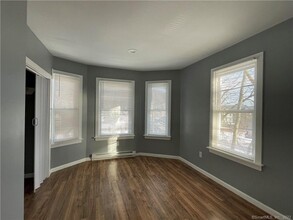 252 Oak St in Waterbury, CT - Building Photo - Building Photo