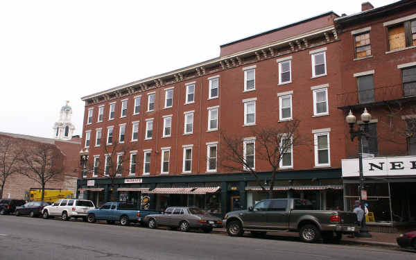 191-203 Essex St in Lawrence, MA - Foto de edificio