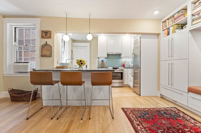 43 Linnaean St, Unit 25A in Cambridge, MA - Foto de edificio - Building Photo