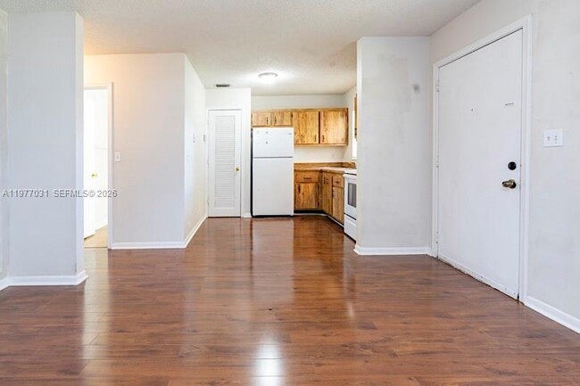 5192 NE 6th Ave, Unit 820 in Oakland Park, FL - Building Photo - Building Photo
