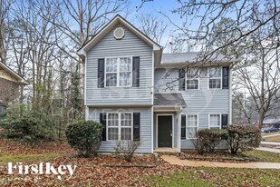 3827 Monarch Ct in Ellenwood, GA - Building Photo