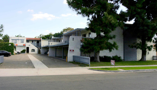 6092 Kingman Ave in Buena Park, CA - Foto de edificio - Building Photo