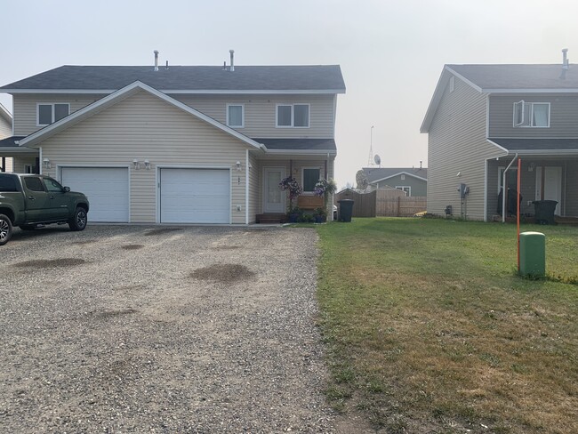 1481 Joyce Dr in Fairbanks, AK - Building Photo - Building Photo