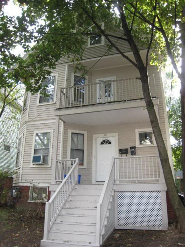 22 Spencer Ave, Unit 1 in Somerville, MA - Building Photo - Building Photo