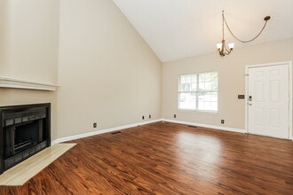 5340 Village Way in Nashville, TN - Building Photo - Building Photo