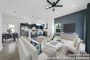 827 S Palmetto St in San Antonio, TX - Building Photo - Building Photo