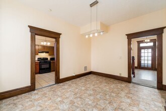 277 S Champion Ave, Unit 1 in Columbus, OH - Foto de edificio - Building Photo
