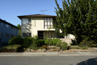 275 Waverley St in Menlo Park, CA - Building Photo - Building Photo