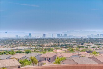 10550 W Alexander Rd in Las Vegas, NV - Building Photo - Building Photo