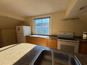 14 Winter St, Unit 3 in Somerville, MA - Foto de edificio - Building Photo