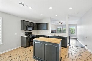 1056 Breeders Cup Dr in Fort Worth, TX - Building Photo