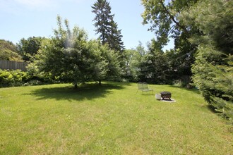 363 Midland Ave, Unit Duplex Lower in Hartford, WI - Foto de edificio - Building Photo