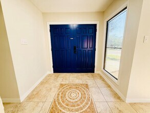 907 Sandy Ln in Laredo, TX - Building Photo - Building Photo