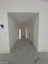 6497 Royal Woods Dr in Ft. Myers, FL - Building Photo - Building Photo