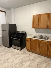 4042 W Cermak Rd in Chicago, IL - Building Photo - Building Photo