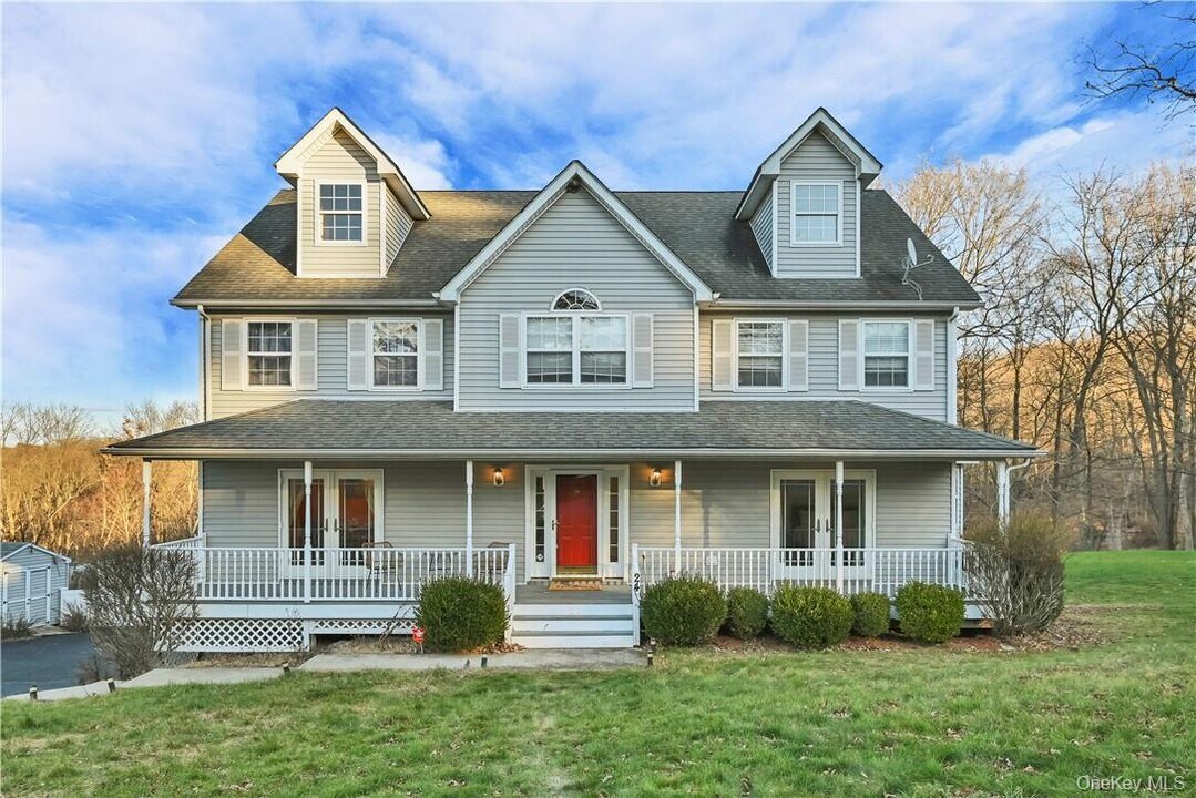 24 Mt Ridge Ct in Monroe, NY - Building Photo
