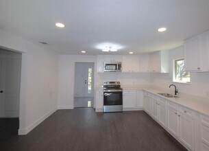 307 N Wilson St in Kaufman, TX - Building Photo - Building Photo