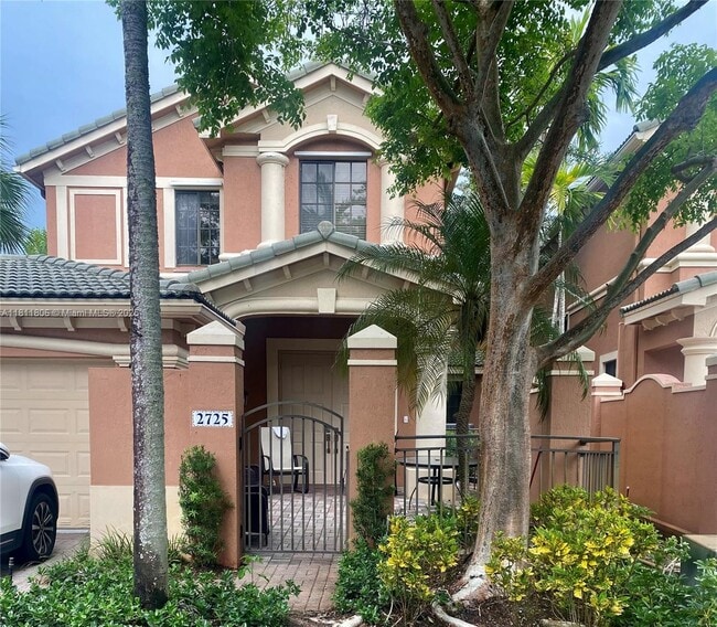 property at 2725 Kinsington Cir