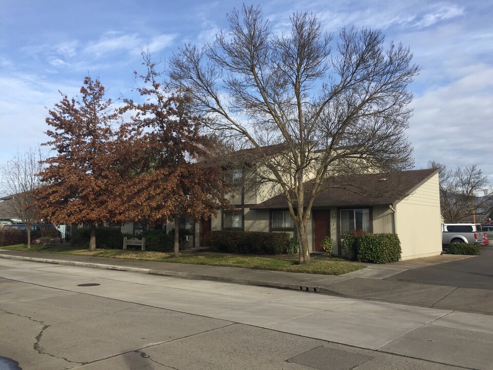 Bartlett Street Apartments in Medford, OR - Building Photo