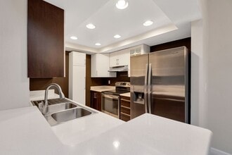 11508 NE 128th St in Kirkland, WA - Building Photo - Building Photo