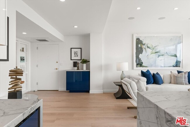 10501 Wilshire Blvd in Los Angeles, CA - Building Photo - Building Photo