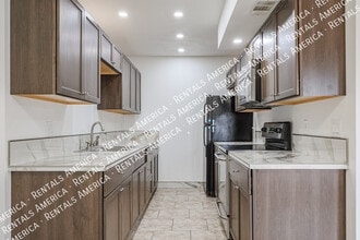 6058 W Golden Ln, Unit A346 in Glendale, AZ - Foto de edificio - Building Photo