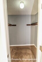 9907 NE 124th St in Kirkland, WA - Building Photo - Building Photo