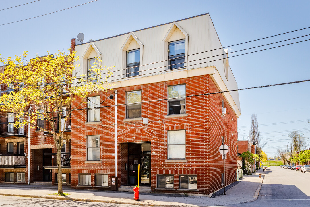 870-890 Charlevoix Rue in Montréal, QC - Building Photo