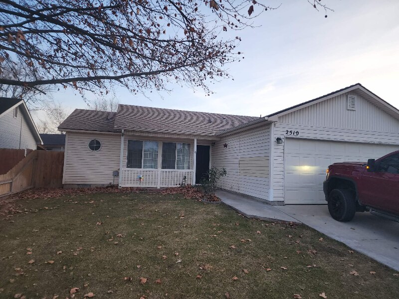 2510 Sea Breeze St in Caldwell, ID - Building Photo
