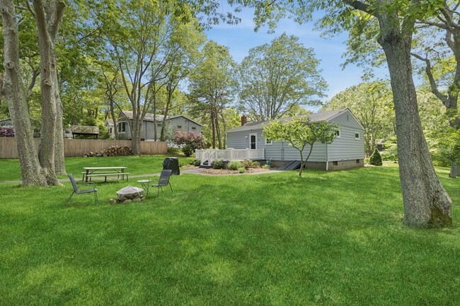 28 The Trail in Hampton Bays, NY - Building Photo - Building Photo