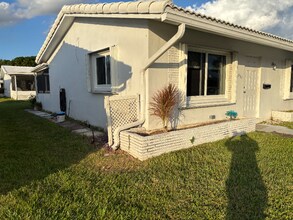 8601 NW 59th St in Tamarac, FL - Building Photo - Building Photo