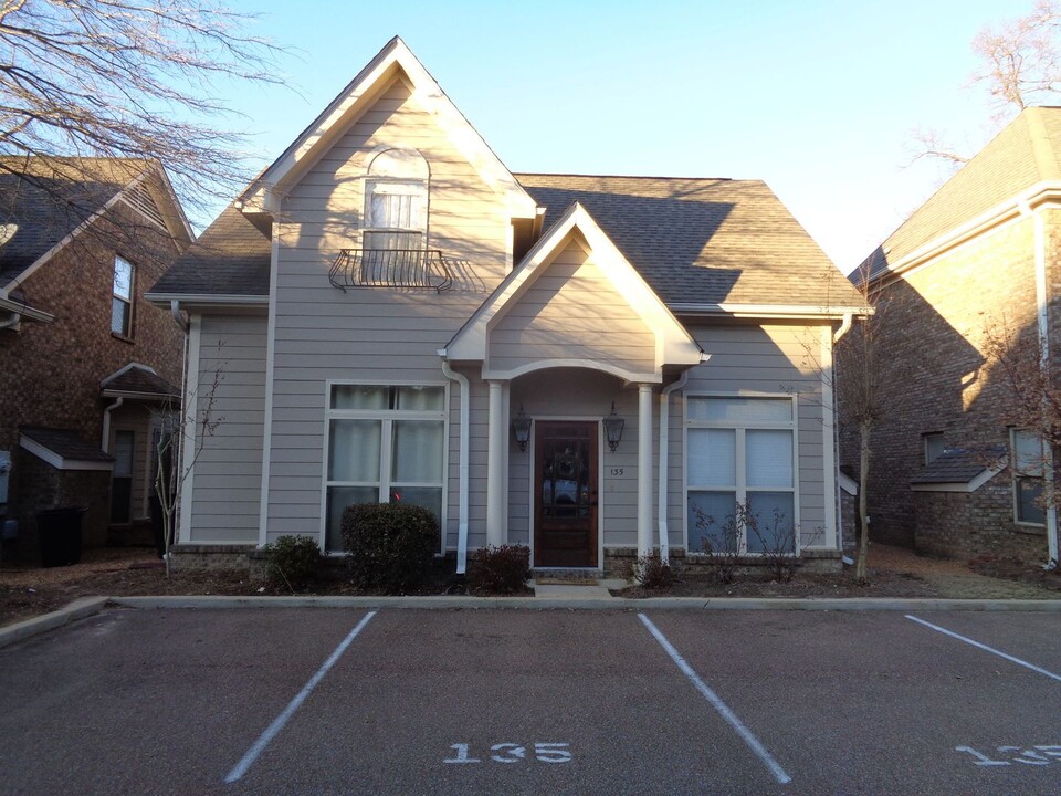 135 Fallsgrove Dr in Oxford, MS - Building Photo