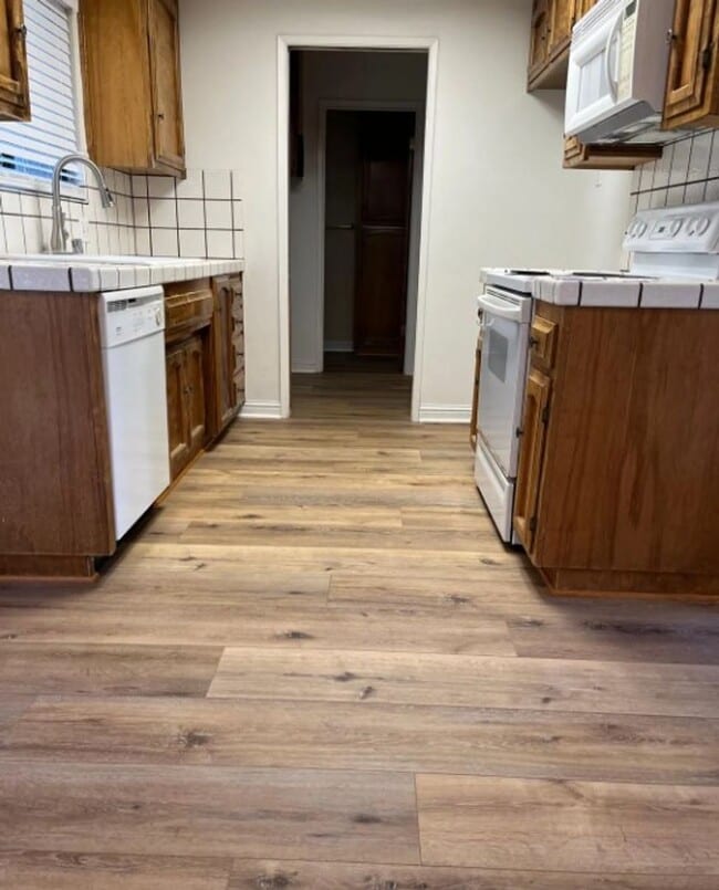 1057 Meadow Way in Arroyo Grande, CA - Building Photo - Building Photo