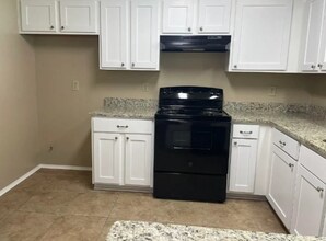 101 E Primrose Ln in Longview, TX - Building Photo - Building Photo