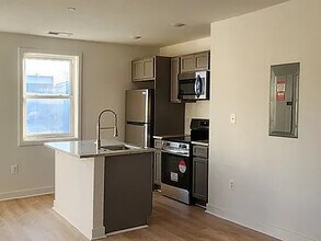 2016 Rosedale St NE, Unit #1 in Washington, DC - Foto de edificio - Building Photo