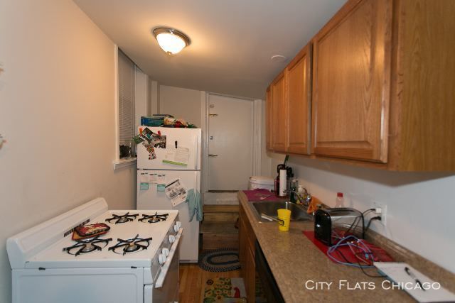 837.5 W Cornelia Ave-Unit -Unit B in Chicago, IL - Building Photo - Building Photo