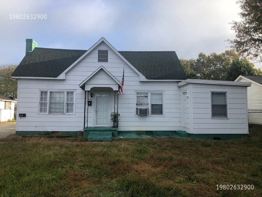1620 W Airline Ave in Gastonia, NC - Building Photo