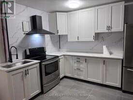 1176 Hamilton Rd in London, ON - Building Photo