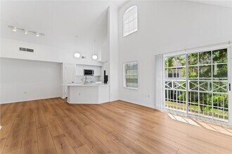 10454 White Lake Ct in Tampa, FL - Building Photo - Building Photo