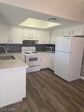 4752 O'Bannon Dr in Las Vegas, NV - Foto de edificio - Building Photo